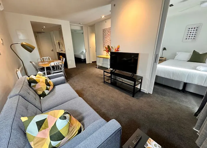 East Melb 2Bed Parking Pet Friendly